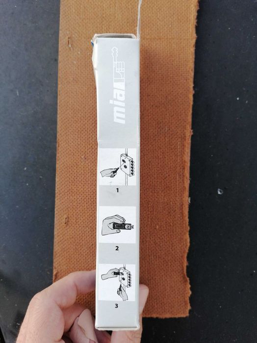 Fechadura DIERRE (segredo + 3 chaves + pinça plástica de extração)