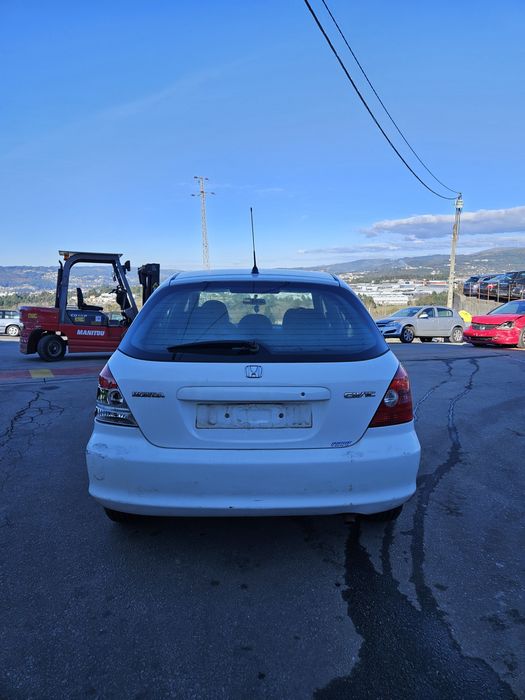 Honda Civic VII Hatchback 1.6i de 2002 para peças