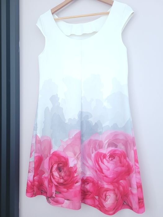 Sukienka letnia w róże