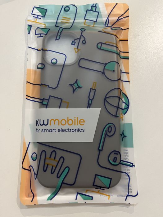 Etui do iphone 13.