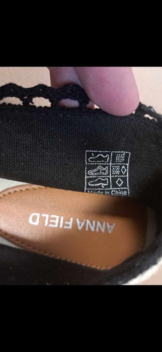 Espadryle koronkowe czarne