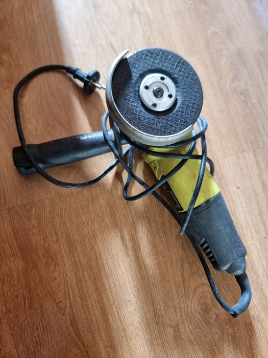 Rebarbadora Ryobi EAG-750RS