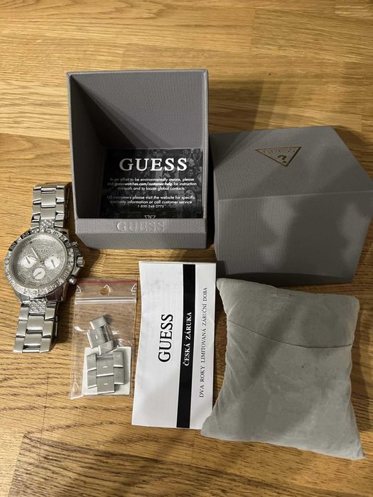 Zegarek Guess srebrny