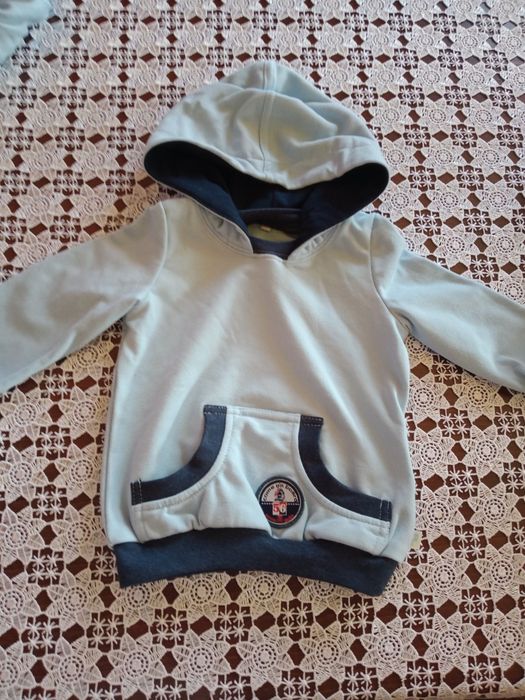 Nowe bluzy dla bliźniaków 80