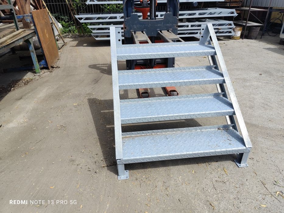 Schody metalowe loft wejście na 94cm 4 stopnie