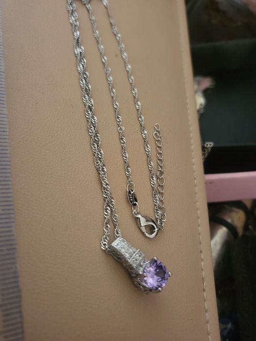 Łancuszek 925  fiolkowe cyrkoniamizawieszka