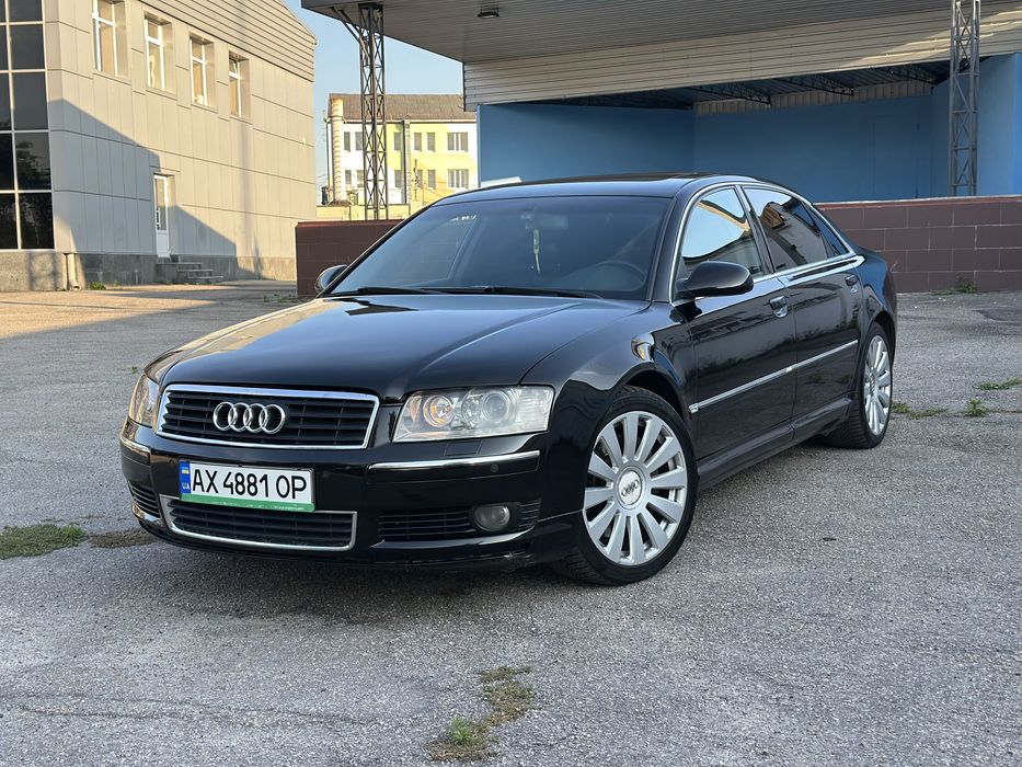 Audi A8 Long 2004 год  4.2 бензин