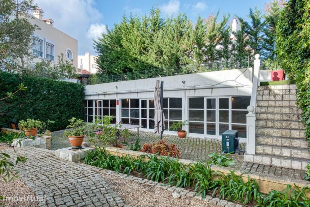 Quarto - localizado em Carcavelos Lisbon