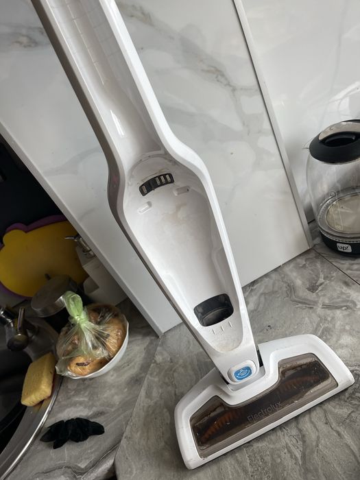 Продам ел.веник ,пылесос Electrolux  ergorapido classic