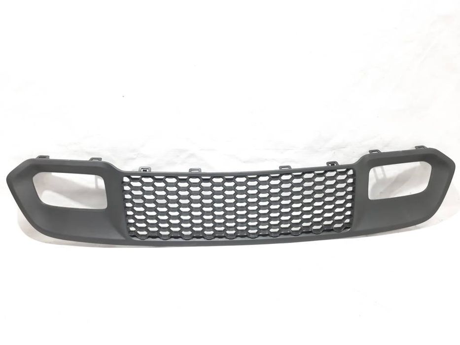 Решітка в бампер Jeep Grand Cherokee 2016-2021 68310773AB