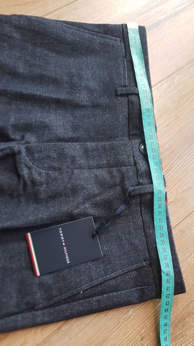 Tommy Hilfiger Denton spodnie granatowe Straight Fit w kant M 31/34