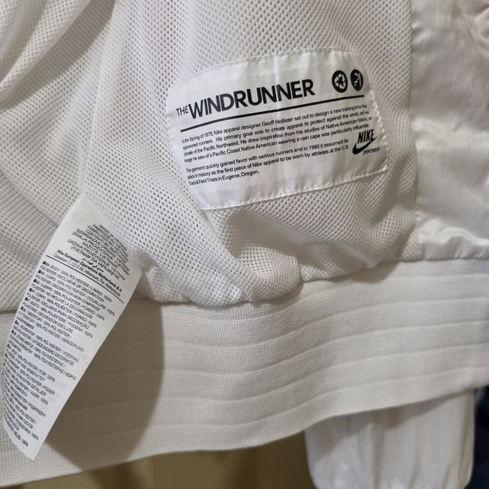 Жіноча вітрівка Nike Windrunner оригінал розмір M