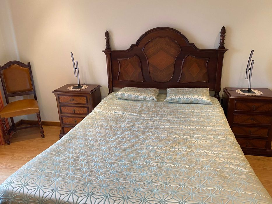 Mobília de Quarto Antiga (em ótimo estado)