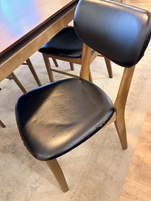 Cadeiras e bancos altos