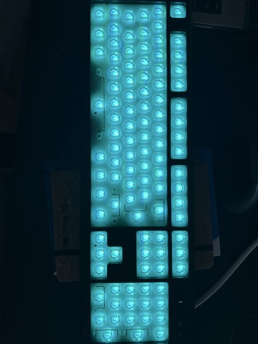 Teclado Razer Ornata Chroma RGB com apoio de pulso