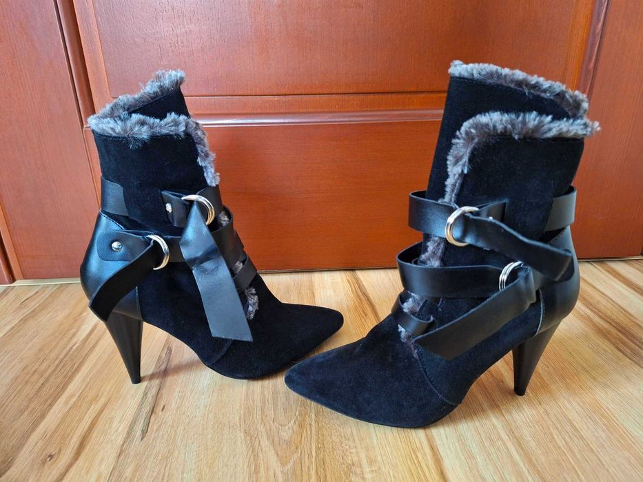 buty botki MNG skóra czarne skórzane Mango ozdobne futerko