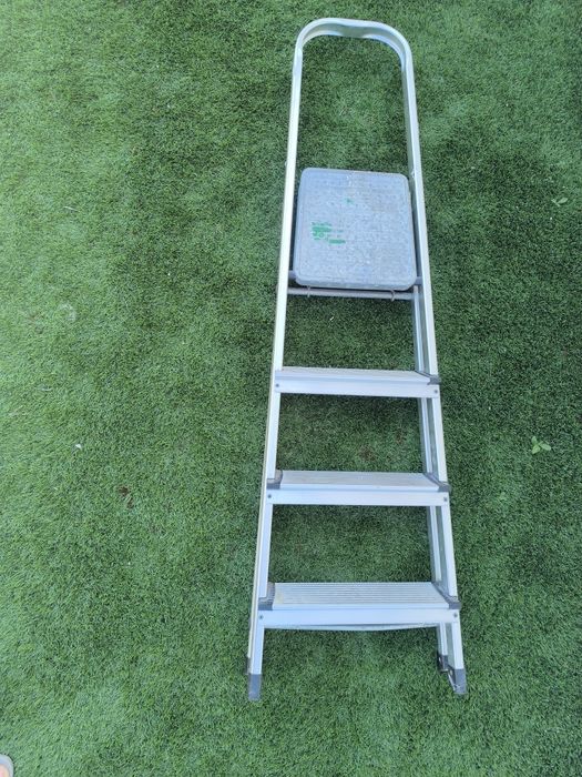 Escadote 160cm - 3 unidades metal