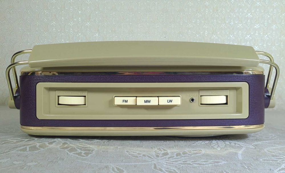 Винтажный радиоприемник марки Bush TR82/97.Новый ,рабочий.Англия.