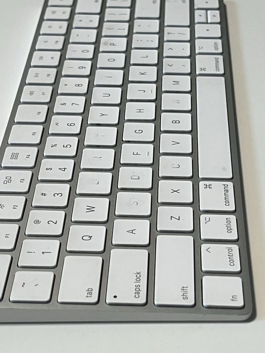 Клавіатура Apple A1644