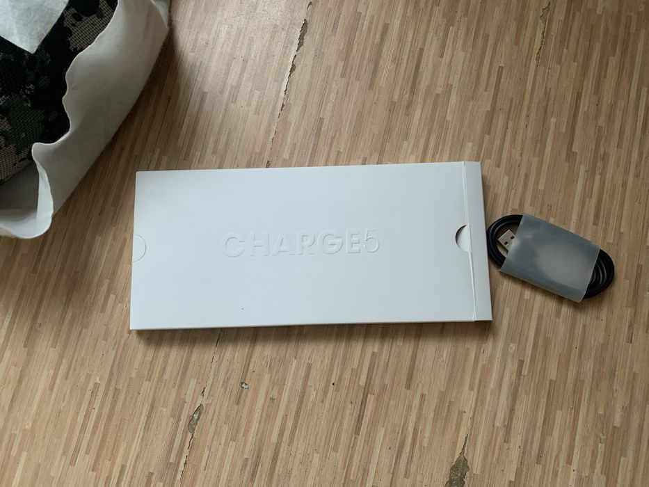 JBL 5 колонка проти водяна з повербанком