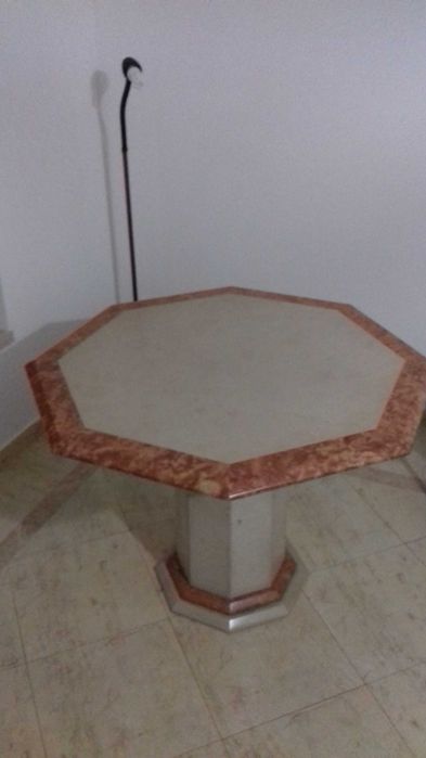 Conjunto de mesa, aparador e mesa apoio