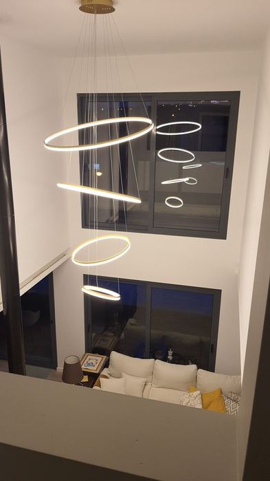 Candeeiro suspensão de design aneis led