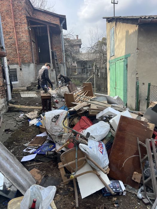 Вивіз будівельного сміття, хламу, бою, гілок. Зачистка горищ, гаражів. Доставка. Вантажники. Утилізація. Дешево