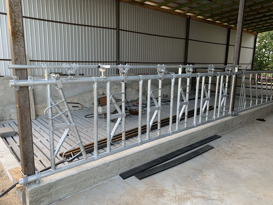 Drabiny zatrzaskowe skośne dla bydła wygrody przegrody przęsła