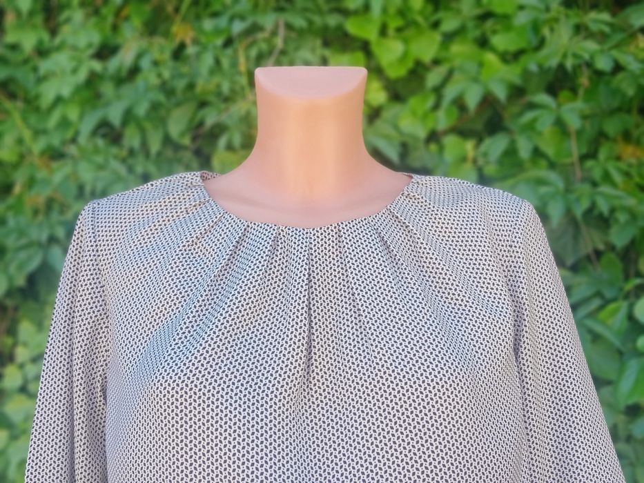 Elegancka bluzka damska, biała w czarny wzór, rozmiar 36, Orsay