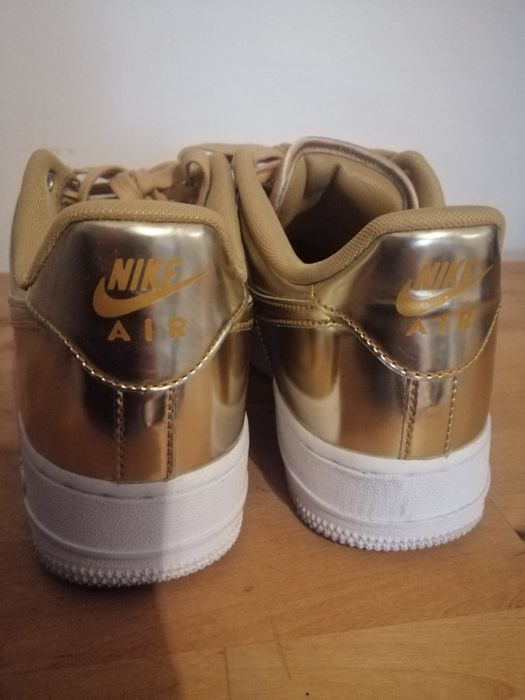 Ténis Air force dourado edição limitada & D. Franklin