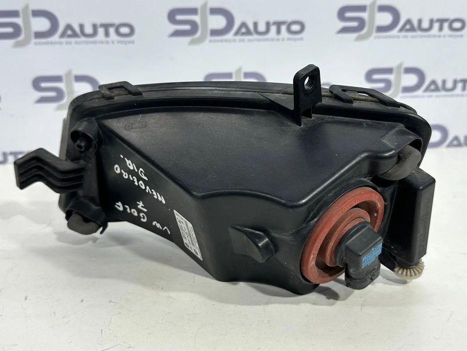 Farol Nevoeiro Direito - Volkswagen Golf VII