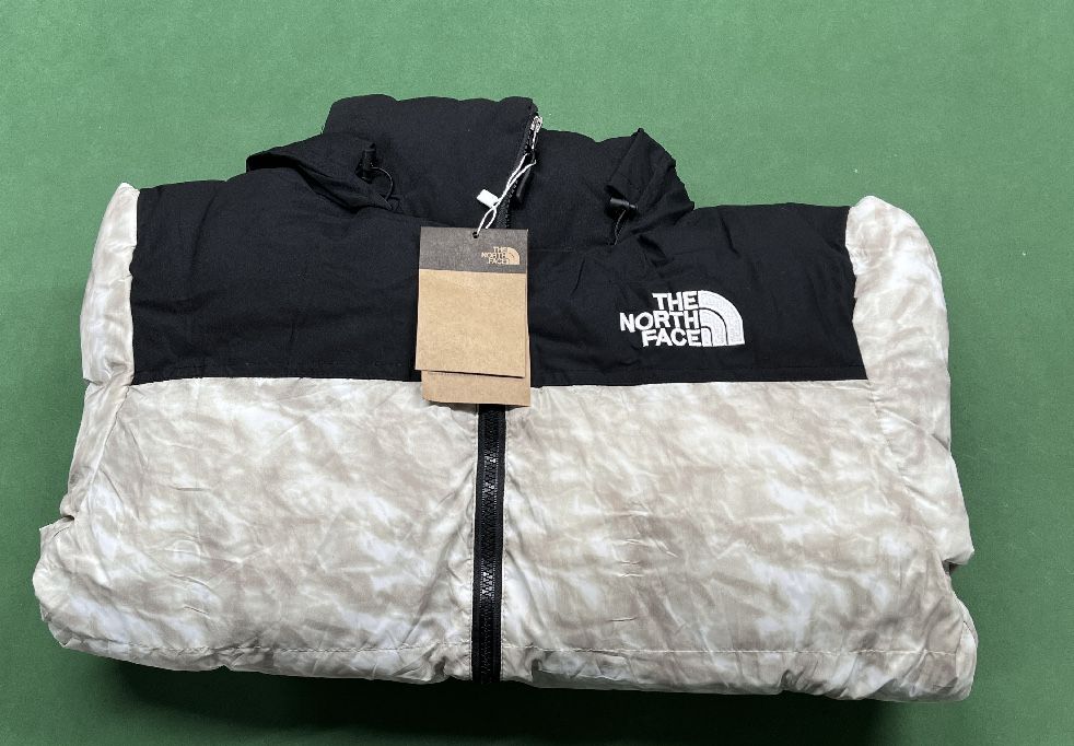 Casaco/Kispo North Face & Supreme