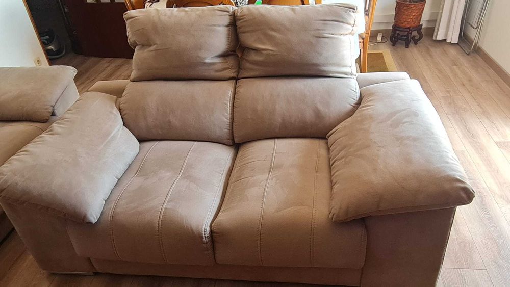 Sofás 2 e 3 Lugares | Chaise Longue, Reclináveis e Puffs c/tratamento Impermeável
