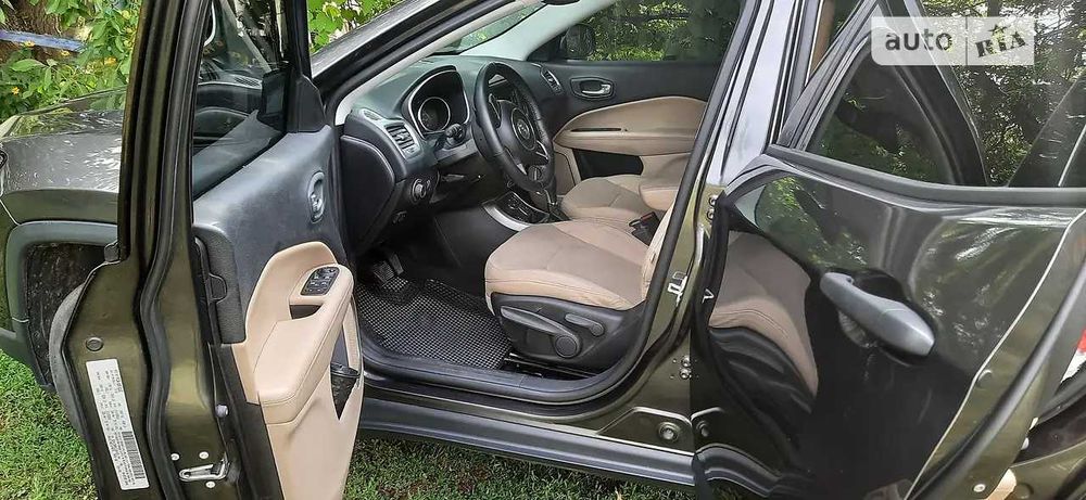 Автомобіль Джип компас 2018