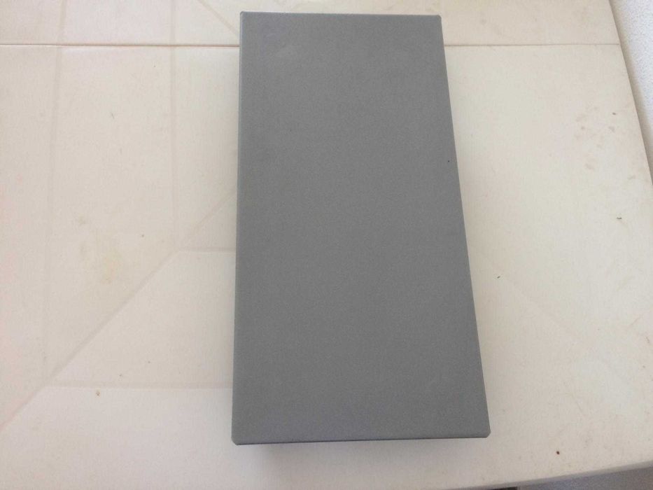 Base metálica com rodas, para PC