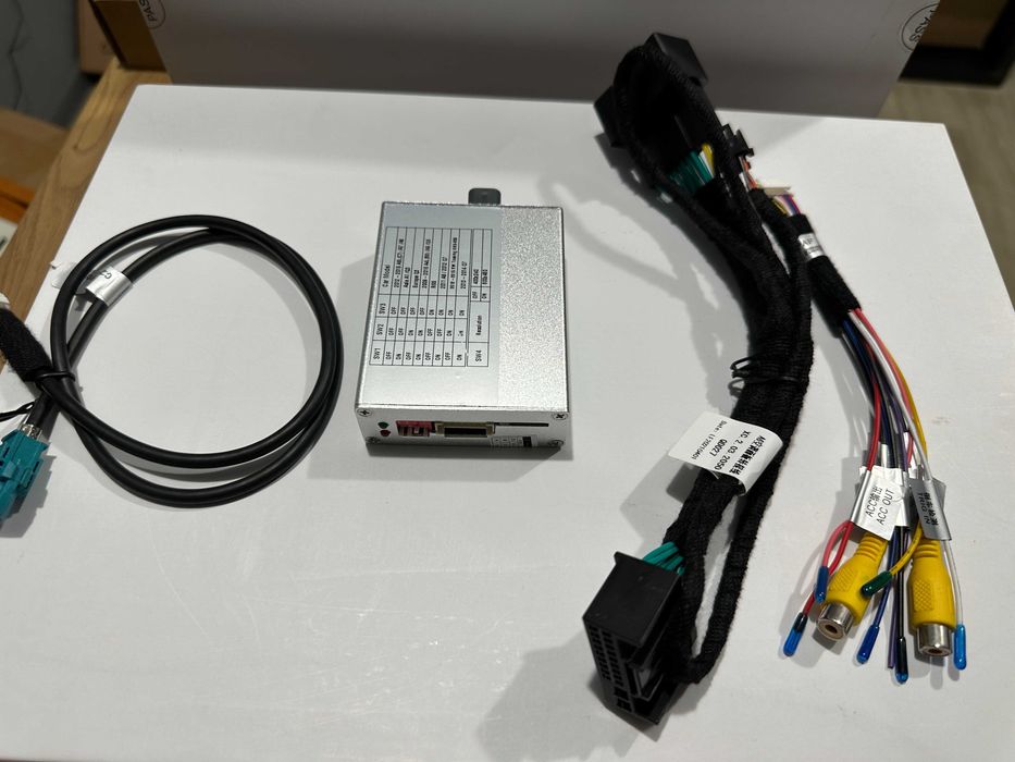 Інтерфейс для підключення камери заднього виду до штатного монітора Audi та Volkswagen MMI 3G+