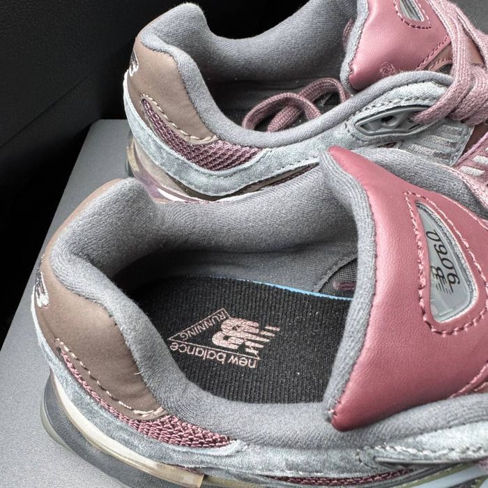Жіночі бордові кросівки нюбеланс New Balance 9060 Truffle Rich Earth