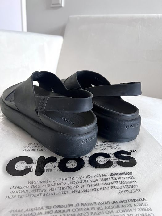 Crocs sandaly czarne damskie W8 38 39 brooklyn na lato