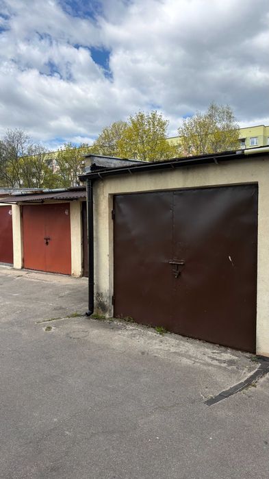 Garaż murowany Ostrowiec