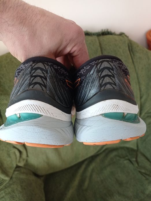 Кросівки ASICS Gel Kayano 29.