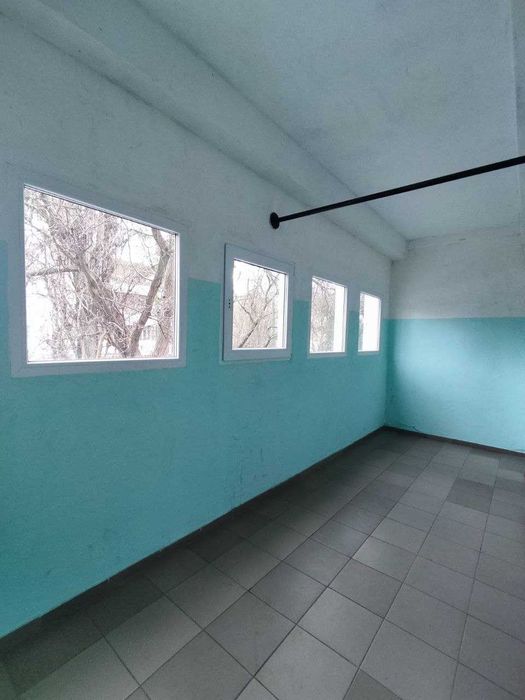 Оренда 3 кімнатної  квартири Добровольського проспект.