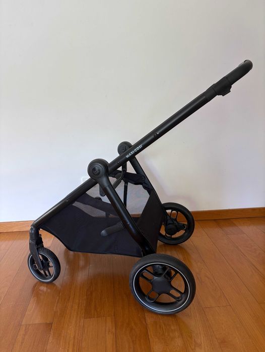 Carrinho de bebé Maxi-Cosi Zelia 3 EssenBlack