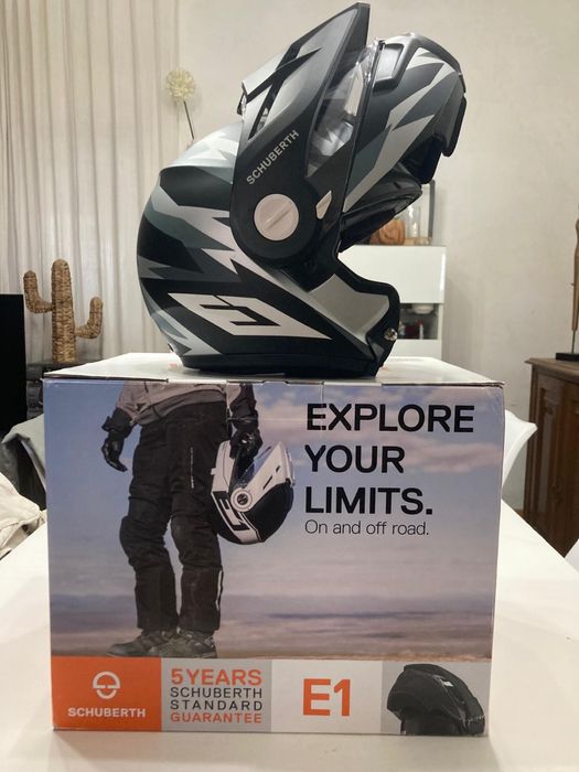 Capacete Schuberth E1 Rival NOVO - Tamanho 54-55