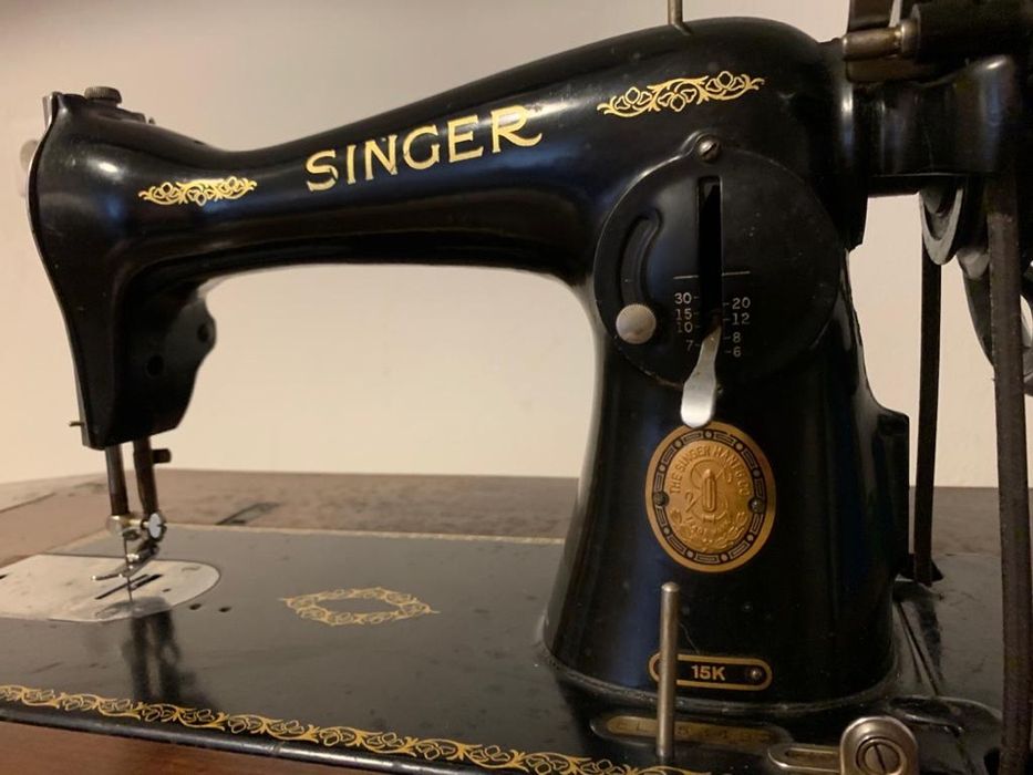 Maquina de costura Singer antiga