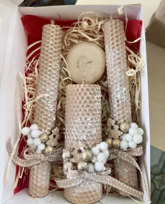 Набір новорчіних свічок з вощини