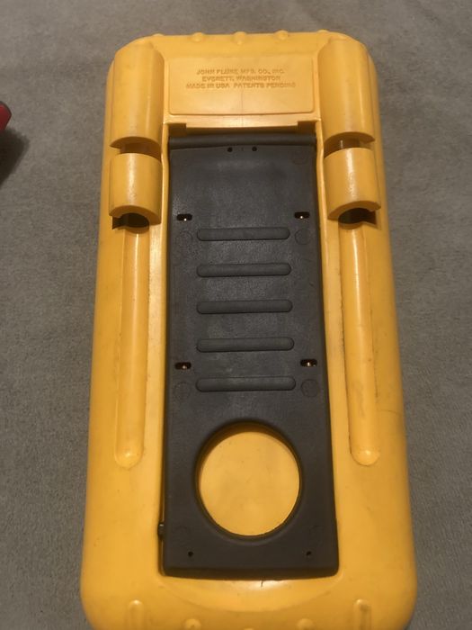 Профессиональный мультиметр Fluke 83