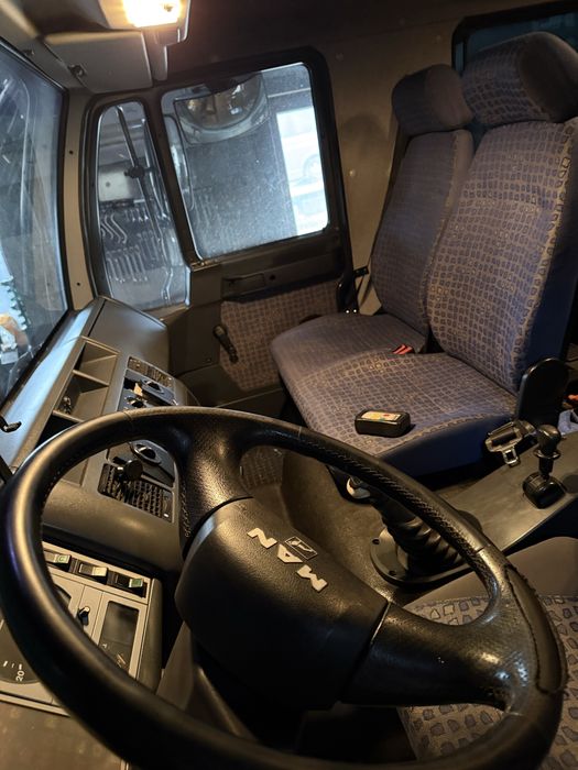 MAN L2000 Autolawa Płyta hydrauliczna Klimatyzacja, 7osobowa, tempomat