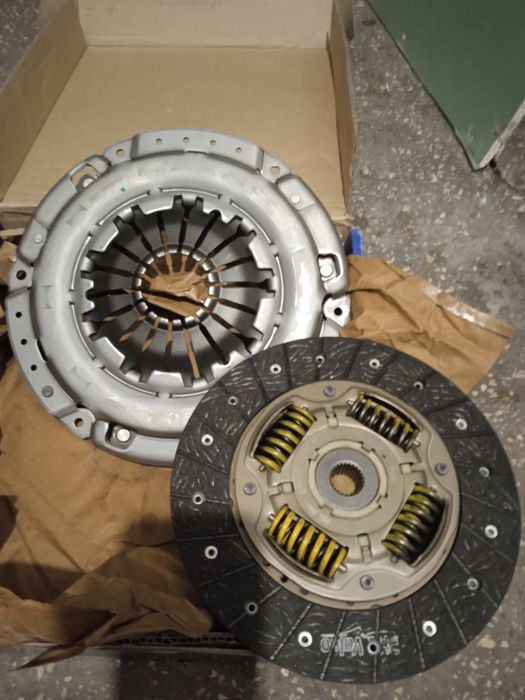 Продам сцеплення Ланос 1.6.