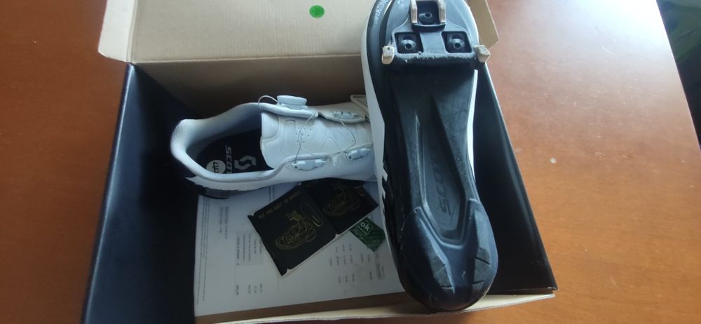 Botas encaixe bicicleta estrada