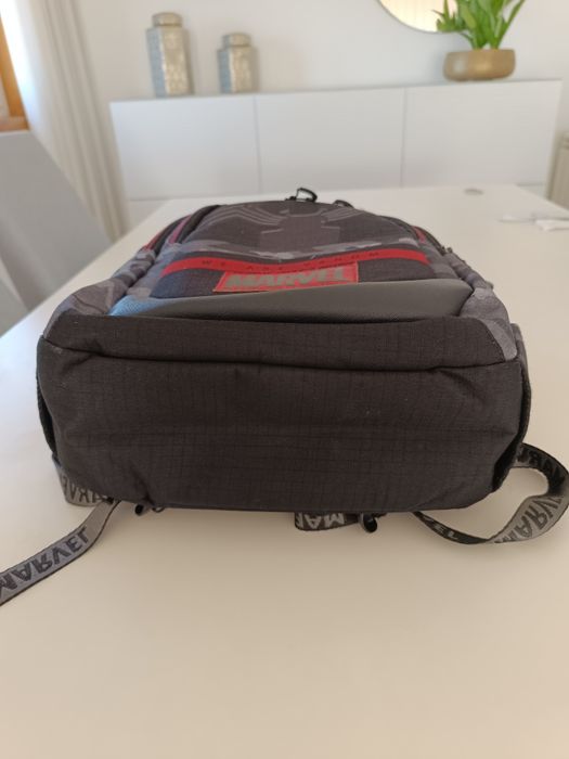 Mochila Venom Marvel 44cm